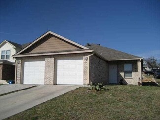 Building Photo - 717 Claremont Pkwy