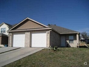 Building Photo - 717 Claremont Pkwy