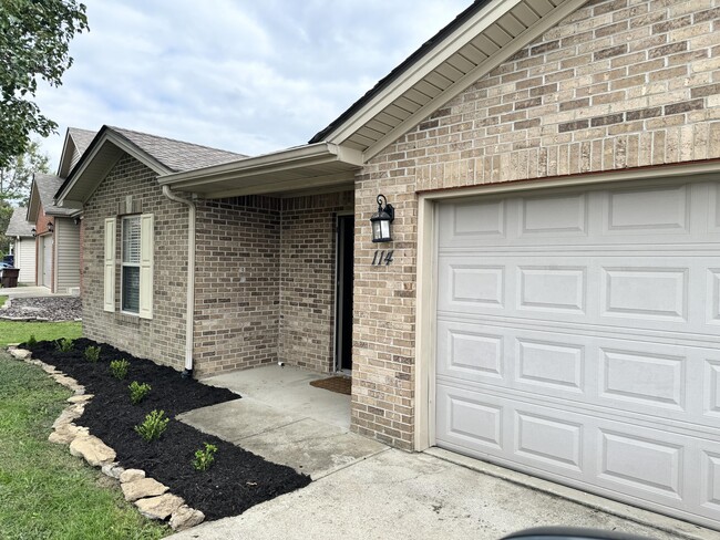Building Photo - 114 Baybrook Cir