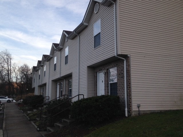 Building Photo - 5236 Chesterfield Ave