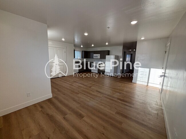 Foto del edificio - 5941 N Freedom Rd