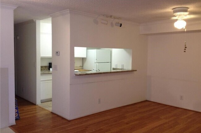 Foto del edificio - 10655 Lemon Ave