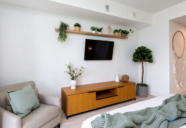 Foto del edificio - 2602 E Hallandale Beach Blvd