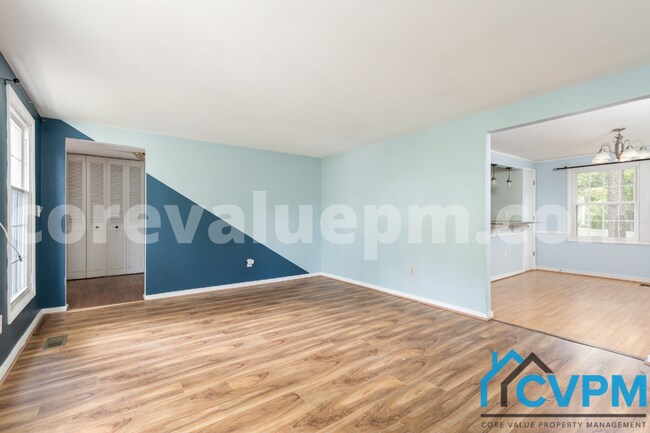 Foto del edificio - 723 Snowdon Ln