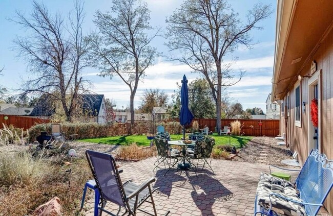 Foto del edificio - Charming 2BR House in Aurora (Utilities an...