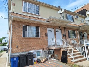 Building Photo - 164-25 109th Dr