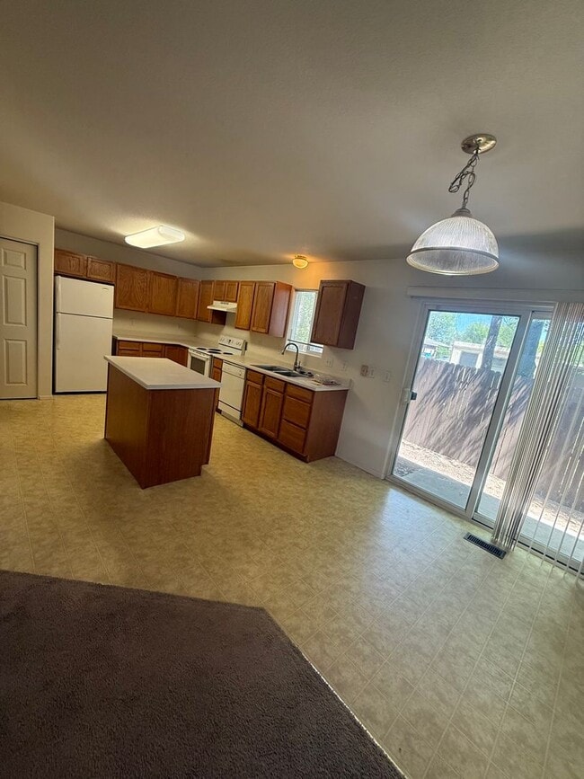 Building Photo - Condo for rent on Ellers Grove