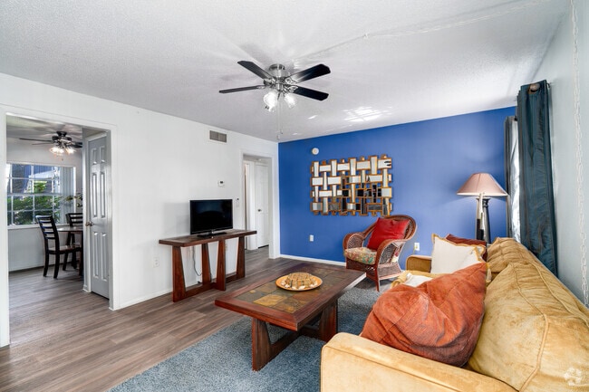 2BR, 1BA - 930SF - Living Room - La Aloma