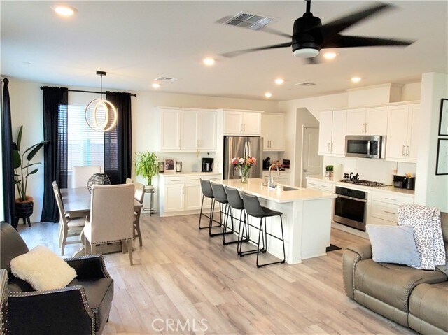 Foto del edificio - 16229 Castello Ln