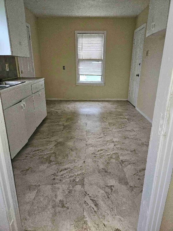 Building Photo - 4833 Johnston Dr