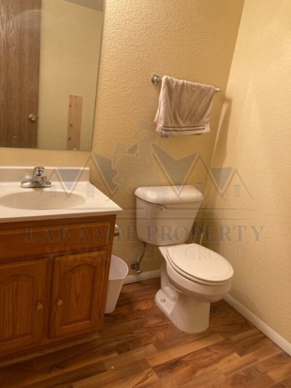 Foto del edificio - 1205 Boswell Dr