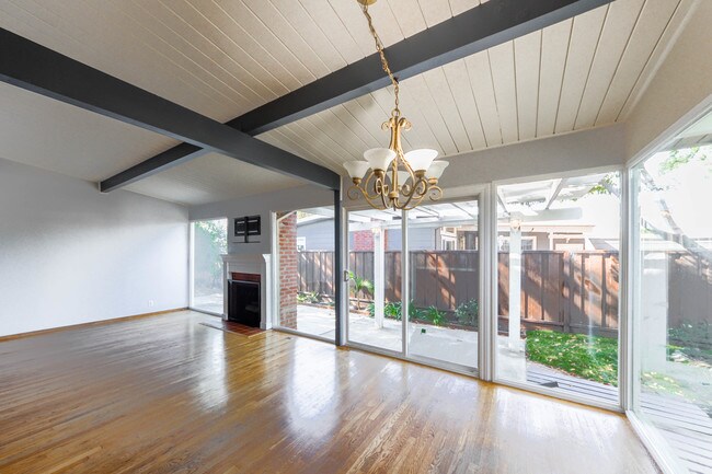 Building Photo - 2038 Harrison Ave