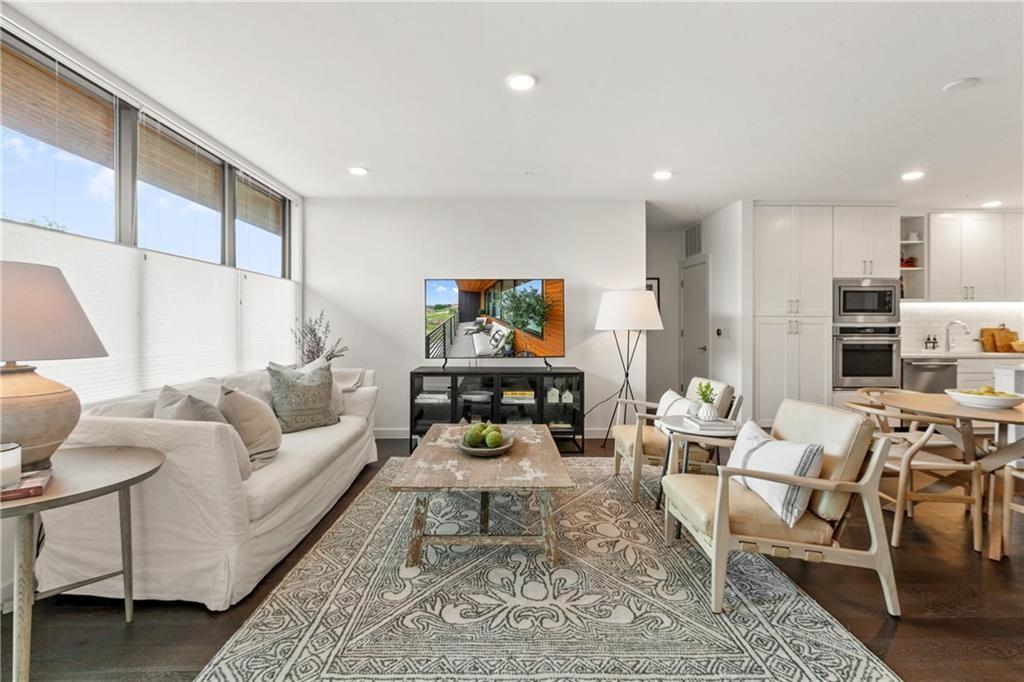 Foto principal - 900 S 1st St