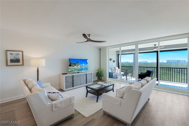 Foto del edificio - 425 Cove Tower Dr