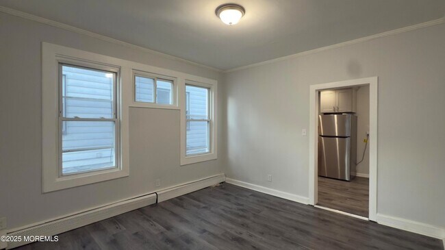 Foto del edificio - 56 Lindsley Pl