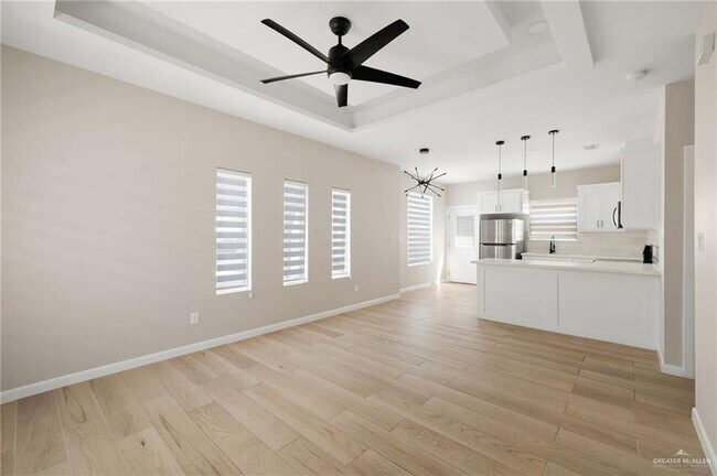 Building Photo - 10 Northwestern Ave