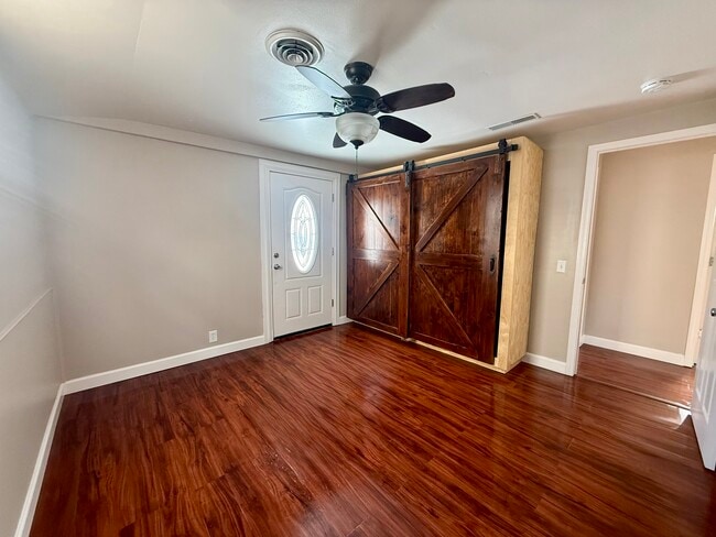 Foto del edificio - 1805 Baird St