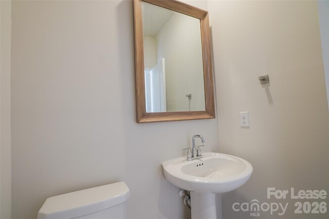 Building Photo - 1411 Caracara Ct