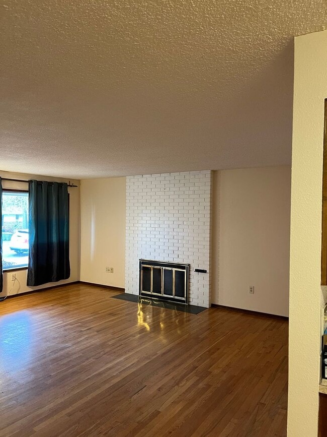 Building Photo - Mid-Mod on Missoula- Single Story!