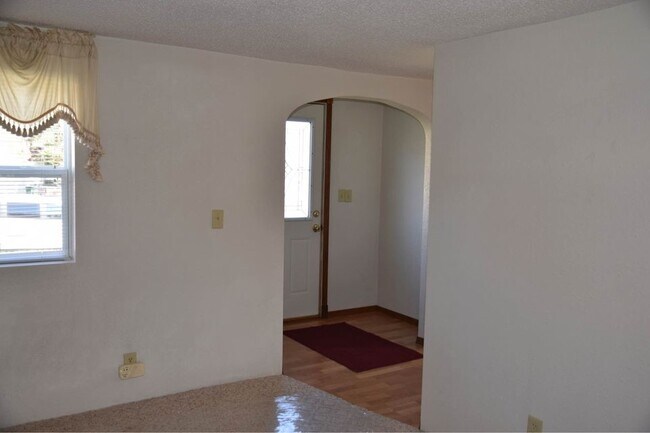 Building Photo - 310 Thomas Hill Rd