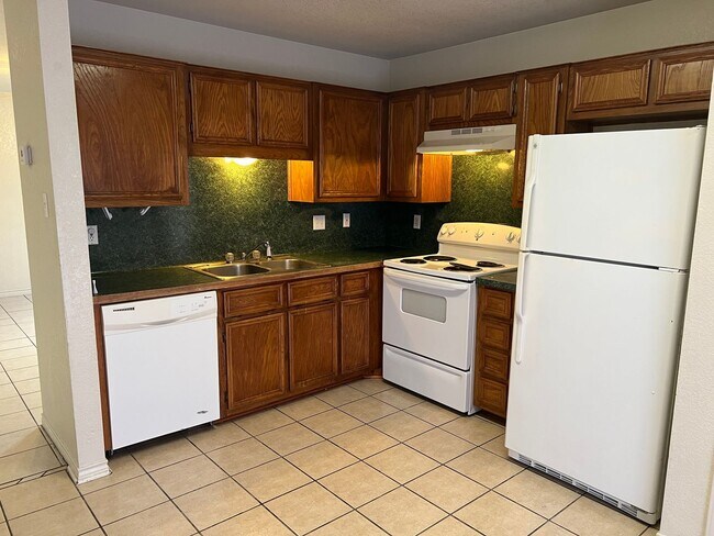 Foto del edificio - 2517 Schwald Rd