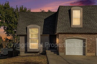 Building Photo - 3500 NE 72nd Terrace