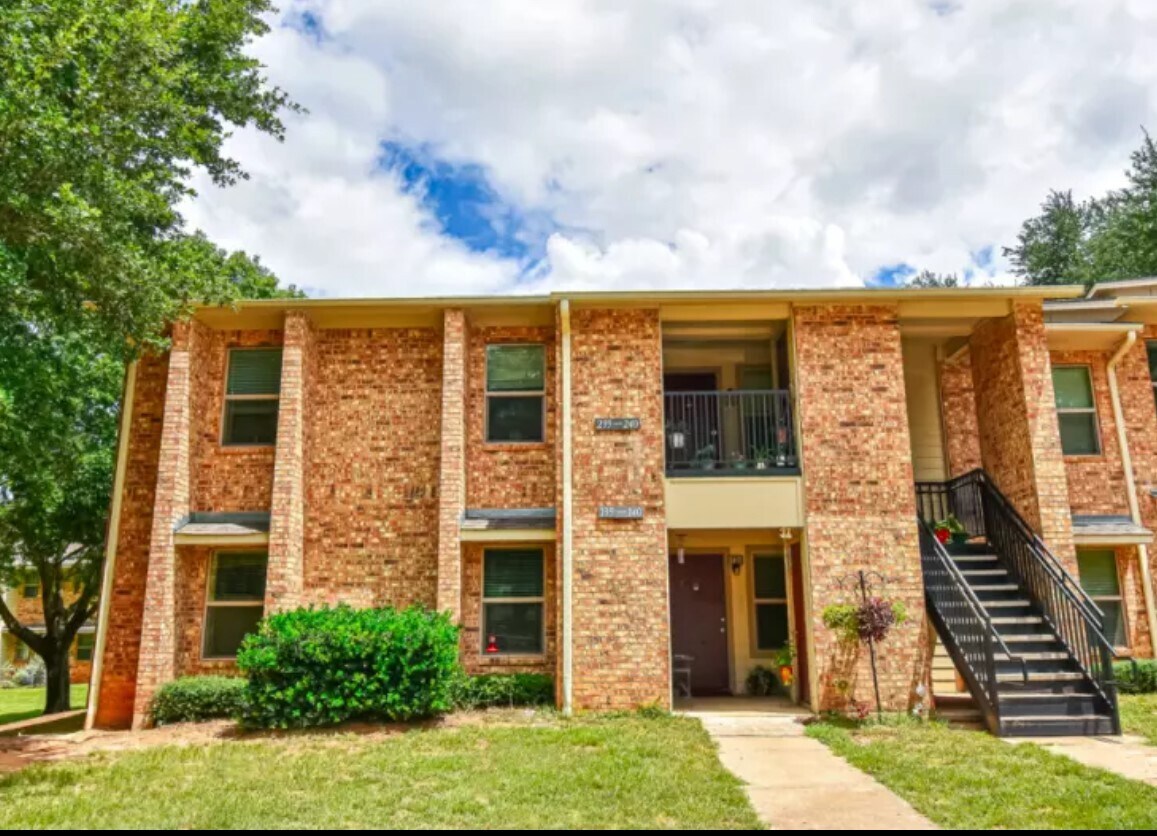 Foto principal - 160 Gibson Rd