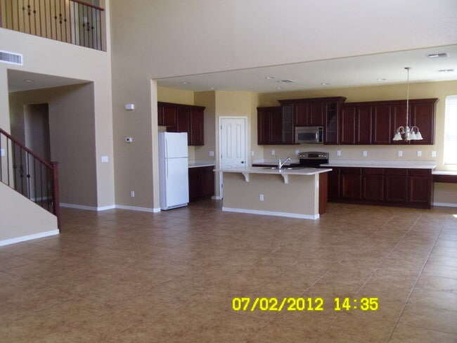 Building Photo - Lovely 4 BR 3BA Home in Skyline Ranch, San...
