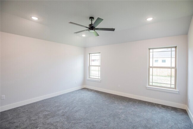 Foto del edificio - 1029 Autumn Royal Ave