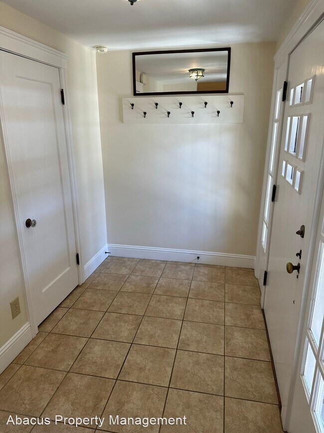 Building Photo - 3 br, 2 bath House - 3850 Cabrillo Street