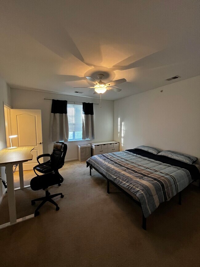 Building Photo - 5201 Nuthall Dr