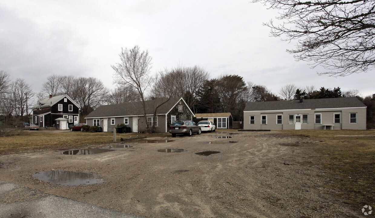 Foto del edificio - 250 Davisville Rd