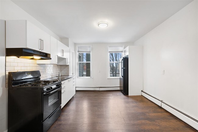 Foto del edificio - 74 Cambridge Ave