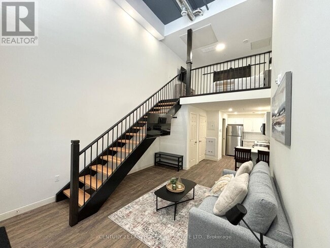 Building Photo - 135 Station St