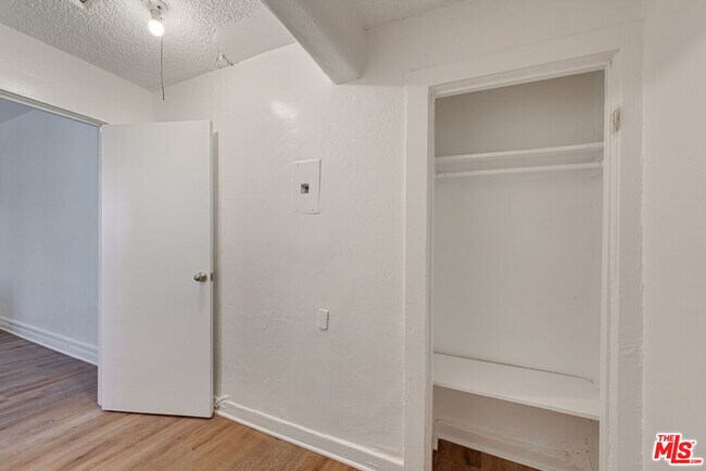 Building Photo - 220 E Vernon Ave