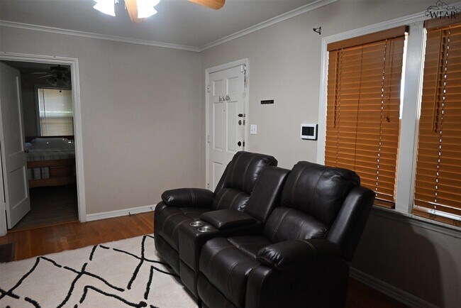 Foto del edificio - 1606 Bland St
