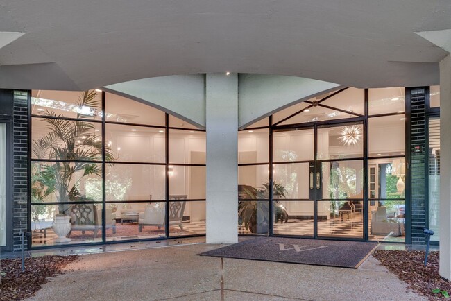 Building Photo - 4215 Harding Pike
