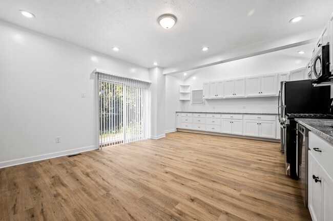 Foto del edificio - 531 Corey Ave