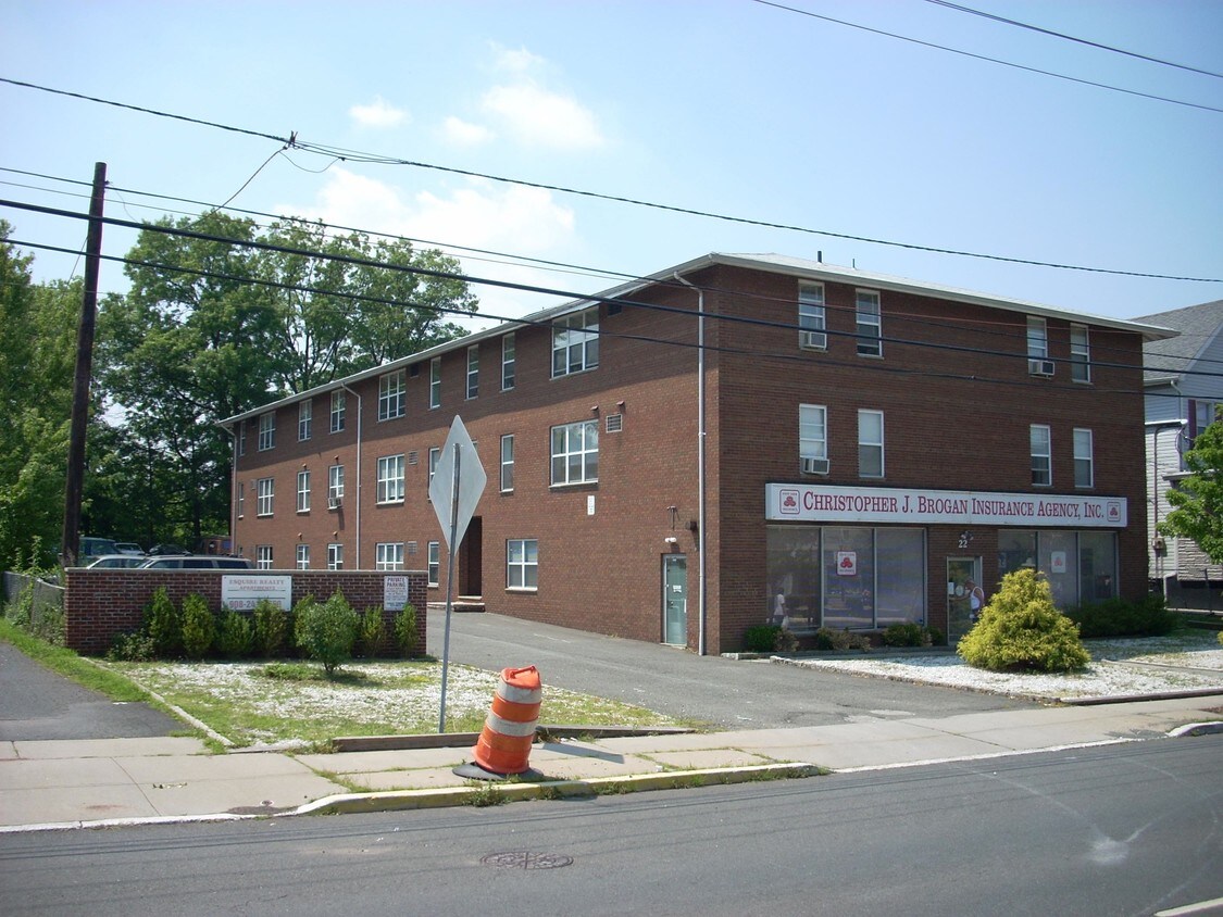 Primary Photo - 22 E Westfield Ave