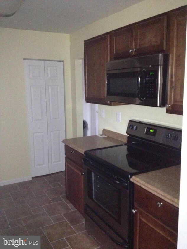 236 Meadow View Ln, Colonial Beach, VA 22443 House for Rent in