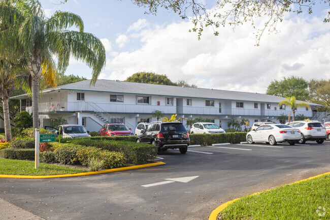 Building Photo - Tequesta Garden Condos