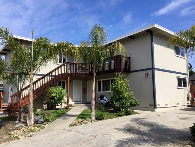 Building Photo - Seacliff Tri-Plex