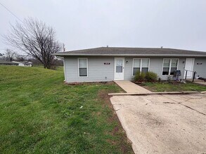 Building Photo - 1019 N Arrowhead Ridge