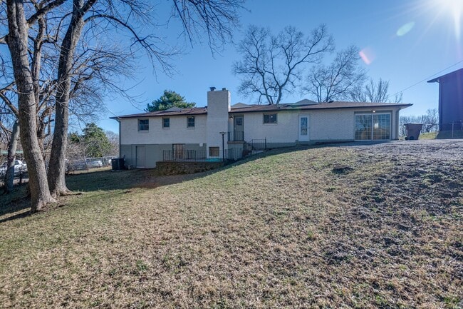 Building Photo - 665 Lemont Drive, Unit 665 Lemont