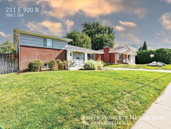Building Photo - 211 900 N