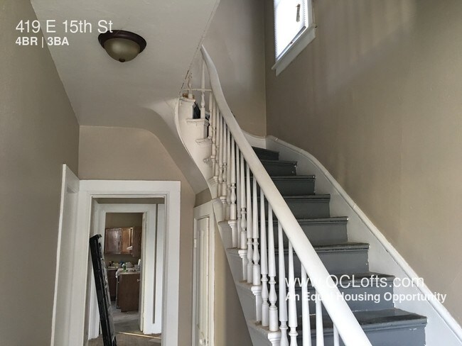 Building Photo - 419 E 15th St