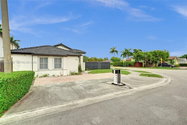 Foto del edificio - 898 NW 131st Ave