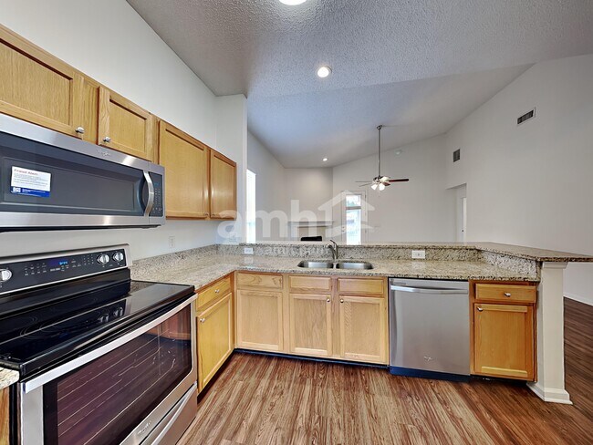 Foto del edificio - 12582 Ayrshire St E