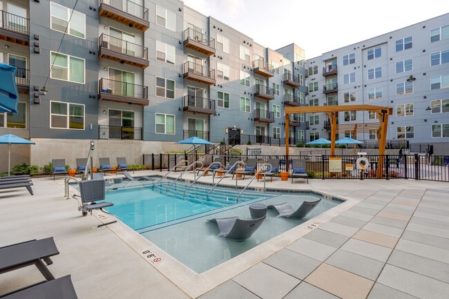 Building Photo - J Veridian At Upper Dublin