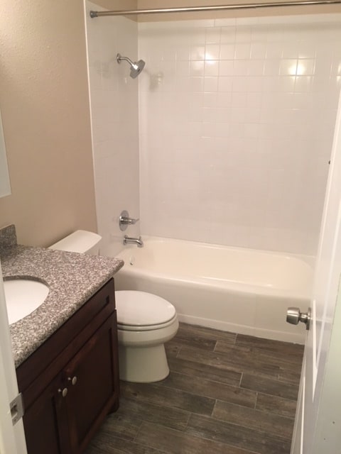 Building Photo - 2737 Houston Ave